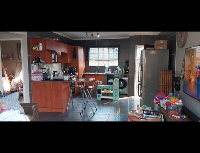 2 BEDROOM PROPERTY TO RENT IN POMONA